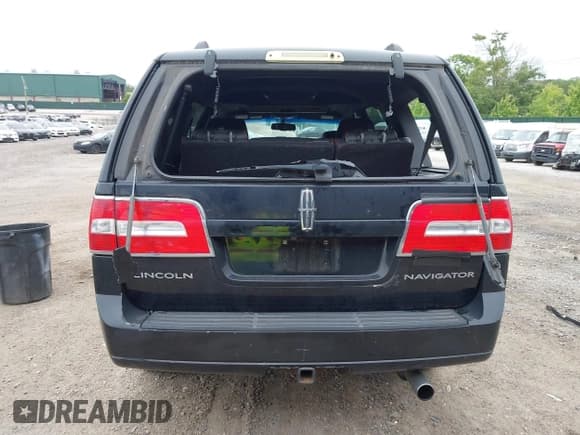✅ 2008 Lincoln Navigator • VIN: 5LMFU28578LJ17779 • Lot: 42609056. Wystawiony na IAAI z przebiegiem 150 598 mil. Bezpłatny archiwum sprzedaży aukcyjnych z USA i szczegółowy raport historii pojazdu na DreamBid. Zdjęcie 16.
