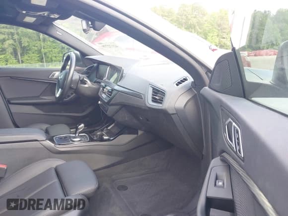 ✅ 2022 BMW 2 Series 228i • VIN: WBA53AK04N7L41428 • Lot: 42172779. Wystawiony na IAAI z przebiegiem 39 241 mil. Bezpłatny archiwum sprzedaży aukcyjnych z USA i szczegółowy raport historii pojazdu na DreamBid. Zdjęcie 5.