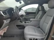 ✅ 2022 GMC Acadia SLE • VIN: 1GKKNRL42NZ113601 • Lot: 60819195. Wystawiony na Copart z przebiegiem 37 408 mil. Bezpłatny archiwum sprzedaży aukcyjnych z USA i szczegółowy raport historii pojazdu na DreamBid. Zdjęcie 7.