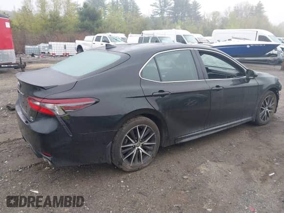 2022 Toyota Camry SE with VIN 4T1G11BK1NU072711, listed as a IAAI auction lot 42173404 with 26,504 mi miles and . Bid and sale history available at DreamBid. Image 4.