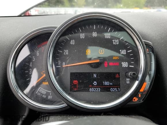 ✅ 2018 MINI Countryman Cooper • VIN: WMZYS7C30J3B63231 • Lot: 56427645. Listed on Copart with 69,222 mi. Free auction sales archive from the USA and detailed vehicle history report at DreamBid. Image 9.