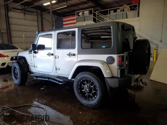 ✅ 2011 Jeep Wrangler Unlimited Sahara • VIN: 1J4HA5H12BL633055 • Lot: 84515564. Wystawiony na Copart z przebiegiem 138 603 mil. Bezpłatny archiwum sprzedaży aukcyjnych z USA i szczegółowy raport historii pojazdu na DreamBid. Zdjęcie 2.