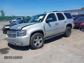 ✅ 2011 Chevrolet Tahoe LTZ • VIN: 1GNSKCE05BR193619 • Лот: 42779642. Опубликован ранее на IAAI с пробегом 164 994 миль. Бесплатный доступ к архиву аукционных продаж из США и подробный отчёт об истории автомобиля на DreamBid. Изображение 2.