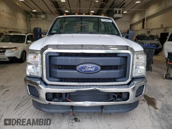 ✅ 2014 Ford F-250 XL • VIN: 1FTBF2B61EEA77152 • Lot: 67050665. Listed on Copart with 110,739 mi. Free auction sales archive from the USA and detailed vehicle history report at DreamBid. Image 5.
