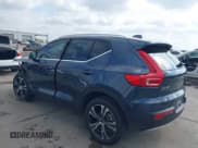 ✅ 2022 Volvo XC40 Inscription • VIN: YV4162UL4N2697409 • Лот: 43710282. Опубликован ранее на IAAI с пробегом 11 350 миль. Бесплатный доступ к архиву аукционных продаж из США и подробный отчёт об истории автомобиля на DreamBid. Изображение 3.