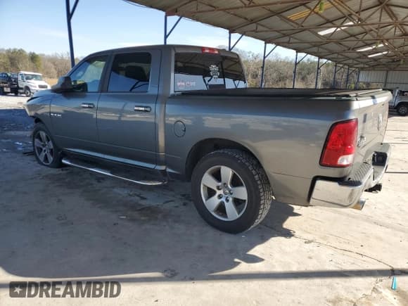 ✅ 2009 Dodge 1500 SLT • VIN: 1D3HB13TX9S701159 • Lot: 43380865. Wystawiony na Copart z przebiegiem 144 667 mil. Bezpłatny archiwum sprzedaży aukcyjnych z USA i szczegółowy raport historii pojazdu na DreamBid. Zdjęcie 2.