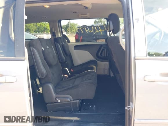 ✅ 2015 Dodge Grand Caravan SXT • VIN: 2C4RDGCG5FR733575 • Lot: 42647763. Wystawiony na IAAI z przebiegiem 279 285 mil. Bezpłatny archiwum sprzedaży aukcyjnych z USA i szczegółowy raport historii pojazdu na DreamBid. Zdjęcie 8.