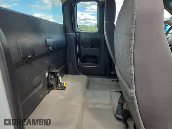 2011 Chevrolet Colorado Work Truck z VIN 1GCESBFE7B8138783, wystawiony jako Copart lot #70294125 z przebiegiem 202 755 mil mil oraz Czysty tytuł • Clean title. Historia ofert i sprzedaży dostępna na DreamBid. Obrazek 10.