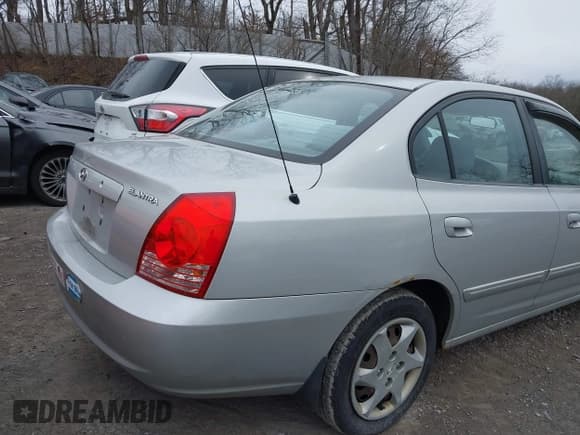 ✅ 2006 Hyundai Elantra GLS • VIN: KMHDN46D46U352029 • Lot: 41365058. Wystawiony na IAAI z przebiegiem 104 519 mil. Bezpłatny archiwum sprzedaży aukcyjnych z USA i szczegółowy raport historii pojazdu na DreamBid. Zdjęcie 12.