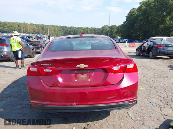 2018 Chevrolet Malibu LT z VIN 1G1ZD5ST9JF187469, wystawiony jako IAAI lot #43236407 z przebiegiem 228 997 mil mil oraz . Historia ofert i sprzedaży dostępna na DreamBid. Obrazek 16.