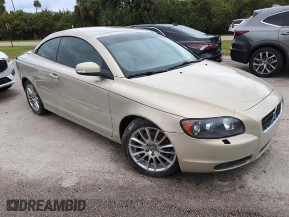 ✅ 2008 Volvo C70 • VIN: YV1MC67268J049092 • Lot: 74907024. Wystawiony na Copart z przebiegiem Nie podano. Bezpłatny archiwum sprzedaży aukcyjnych z USA i szczegółowy raport historii pojazdu na DreamBid. Zdjęcie 4.
