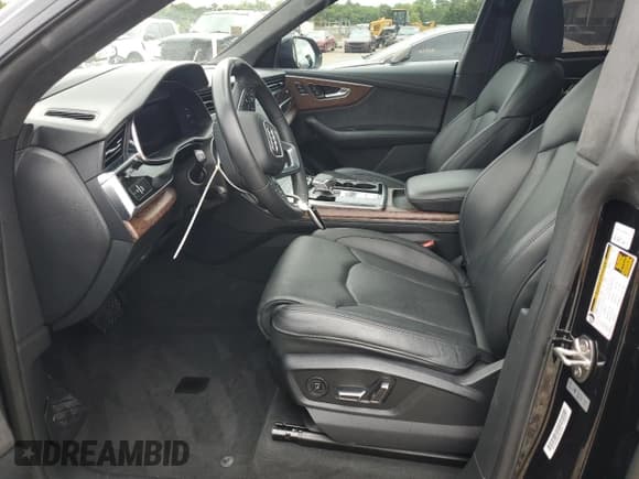 ✅ 2020 Audi Q8 Prestige • VIN: WA1FVAF10LD010147 • Лот: 58585515. Опубликован ранее на Copart с пробегом 41 027 миль. Бесплатный доступ к архиву аукционных продаж из США и подробный отчёт об истории автомобиля на DreamBid. Изображение 7.