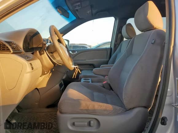 2010 Honda Odyssey EX с VIN 5FNRL3H55AB065929, выставлен на аукционе Copart как лот 84702455 с пробегом 197 441 миль миль и Чистый • Clean title. История ставок и продаж доступна на DreamBid. Изображение 7.
