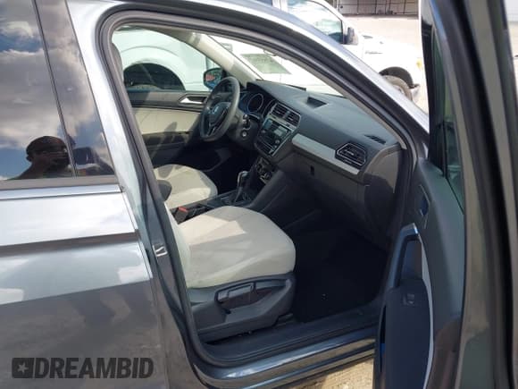 ✅ 2019 Volkswagen Tiguan S • VIN: 3VV1B7AX3KM063596 • Lot: 43655603. Listed on IAAI with 105,898 mi. Free auction sales archive from the USA and detailed vehicle history report at DreamBid. Image 5.