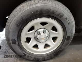 2019 Chevrolet Silverado 1500 Work Truck z VIN 2GCRCNEC7K1162701, wystawiony jako IAAI lot #42327735 z przebiegiem 126 018 mil mil oraz . Historia ofert i sprzedaży dostępna na DreamBid. Obrazek 1.