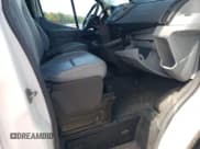 ✅ 2018 Ford Transit • VIN: 1FTYR2CM8JKB54383 • Лот: 70719325. Опубликован ранее на Copart с пробегом 213 494 миль. Бесплатный доступ к архиву аукционных продаж из США и подробный отчёт об истории автомобиля на DreamBid. Изображение 11.