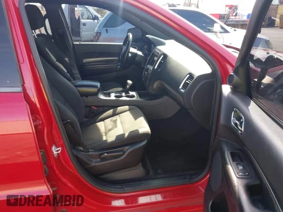 ✅ 2018 Dodge Durango SXT • VIN: 1C4RDHAG7JC205580 • Lot: 43033285. Wystawiony na IAAI z przebiegiem 96 188 mil. Bezpłatny archiwum sprzedaży aukcyjnych z USA i szczegółowy raport historii pojazdu na DreamBid. Zdjęcie 5.