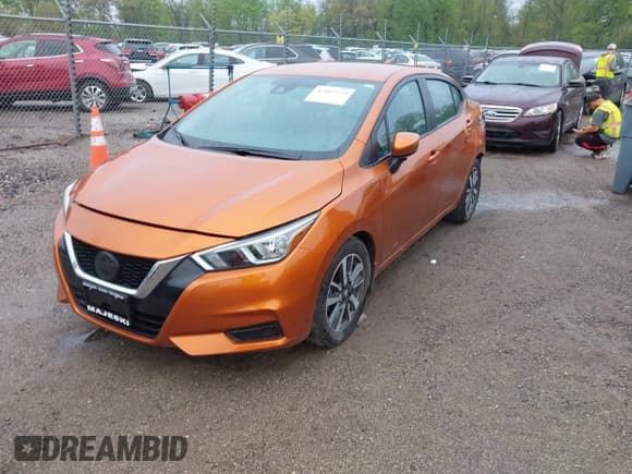 ✅ 2021 Nissan Versa SV • VIN: 3N1CN8EVXML917542 • Лот: 42167779. Опубликован ранее на IAAI с пробегом 15 027 миль. Бесплатный доступ к архиву аукционных продаж из США и подробный отчёт об истории автомобиля на DreamBid. Изображение 2.