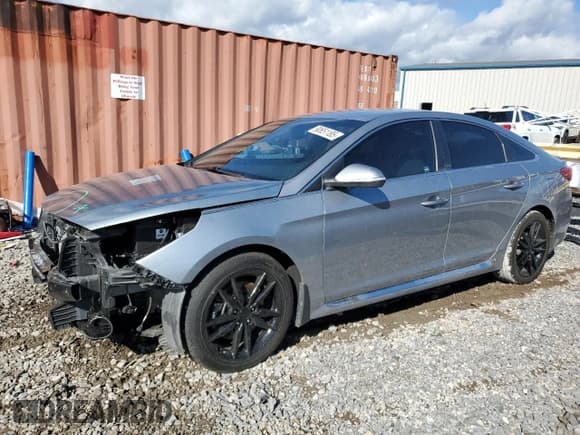 ✅ 2017 Hyundai Sonata Sport • VIN: 5NPE34AB8HH551960 • Lot: 90651185. Wystawiony na Copart z przebiegiem 95 805 mil. Bezpłatny archiwum sprzedaży aukcyjnych z USA i szczegółowy raport historii pojazdu na DreamBid. Zdjęcie 1.