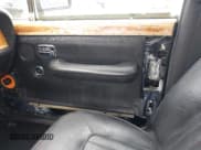 ✅ 1991 Rolls-Royce Silver Spur • VIN: SCAZN02D7MCX36180 • Lot: 42890774. Wystawiony na IAAI z przebiegiem 179 106 mil. Bezpłatny archiwum sprzedaży aukcyjnych z USA i szczegółowy raport historii pojazdu na DreamBid. Zdjęcie 22.