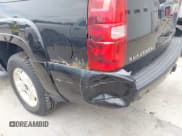 ✅ 2011 Chevrolet Suburban LT • VIN: 1GNSKJE31BR233032 • Lot: 42758398. Listed on IAAI with 167,514 mi. Free auction sales archive from the USA and detailed vehicle history report at DreamBid. Image 6.