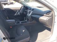 ✅ 2007 Toyota Camry CE • VIN: 4T1BE46K17U654983 • Lot: 42851336. Wystawiony na IAAI z przebiegiem 323 579 mil. Bezpłatny archiwum sprzedaży aukcyjnych z USA i szczegółowy raport historii pojazdu na DreamBid. Zdjęcie 5.