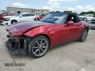 ✅ 2021 Mazda MX-5 Miata Grand Touring • VIN: JM1NDAD7XM0458609 • Лот: 55657955. Опубликован ранее на Copart с пробегом 26 780 миль. Бесплатный доступ к архиву аукционных продаж из США и подробный отчёт об истории автомобиля на DreamBid. Изображение 1.