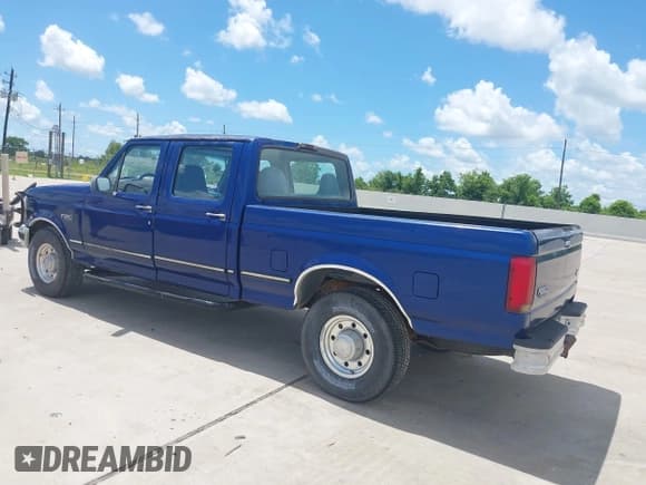 ✅ 1997 Ford F-250 • VIN: 1FTHW25F3VEC11651 • Lot: 42608096. Wystawiony na IAAI z przebiegiem Nie podano. Bezpłatny archiwum sprzedaży aukcyjnych z USA i szczegółowy raport historii pojazdu na DreamBid. Zdjęcie 3.