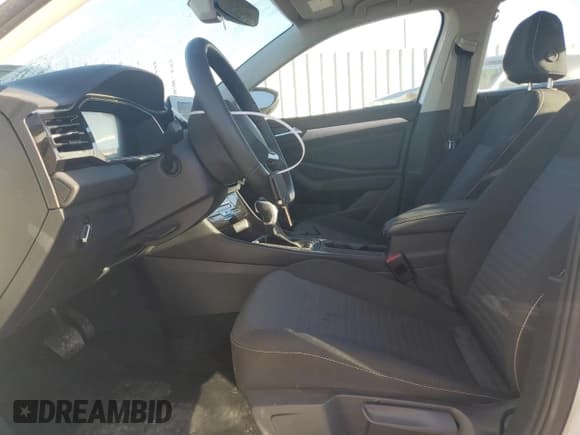 ✅ 2025 Volkswagen Jetta S • VIN: 3VW5X7BU6SM012791 • Лот: 82374975. Опубликован ранее на Copart с пробегом 11 990 миль. Бесплатный доступ к архиву аукционных продаж из США и подробный отчёт об истории автомобиля на DreamBid. Изображение 7.