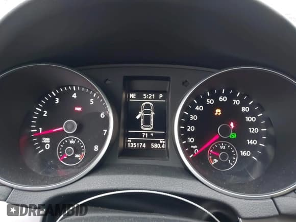 ✅ 2014 Volkswagen Golf • VIN: WVWDB7AJ5EW007199 • Lot: 42473466. Listed on IAAI with 135,174 mi. Free auction sales archive from the USA and detailed vehicle history report at DreamBid. Image 7.