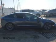 ✅ 2022 Tesla Model 3 Long Range • VIN: 5YJ3E1EB6NF153697 • Lot: 43190957. Wystawiony na IAAI z przebiegiem 68 026 mil. Bezpłatny archiwum sprzedaży aukcyjnych z USA i szczegółowy raport historii pojazdu na DreamBid. Zdjęcie 14.