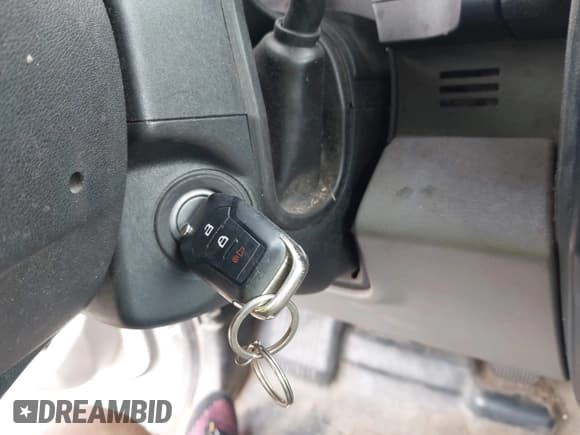 ✅ 2015 Ford F-150 XL • VIN: 1FTMF1C83FKE31694 • Лот: 42718841. Опубликован ранее на IAAI с пробегом 205 975 миль. Бесплатный доступ к архиву аукционных продаж из США и подробный отчёт об истории автомобиля на DreamBid. Изображение 11.