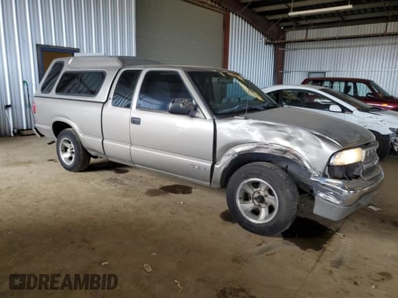 ✅ 2001 Chevrolet S-10 LS • VIN: 1GCCS19W518120920 • Лот: 49741775. Опубликован ранее на Copart с пробегом 221 583 миль. Бесплатный доступ к архиву аукционных продаж из США и подробный отчёт об истории автомобиля на DreamBid. Изображение 4.