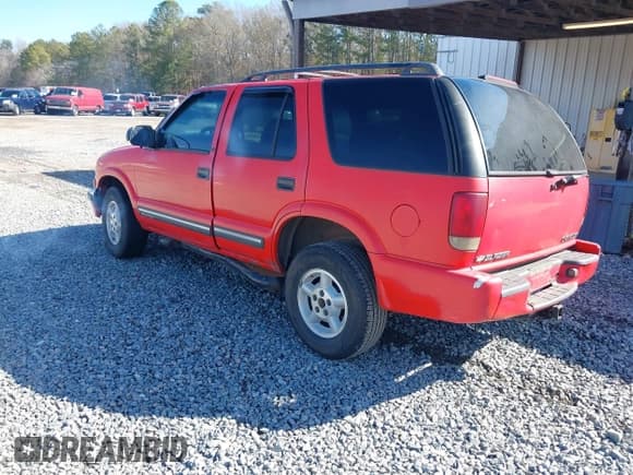 ✅ 2000 Chevrolet Blazer LT • VIN: 1GNDT13W9Y2253081 • Lot: 41462903. Wystawiony na IAAI z przebiegiem 349 695 mil. Bezpłatny archiwum sprzedaży aukcyjnych z USA i szczegółowy raport historii pojazdu na DreamBid. Zdjęcie 3.