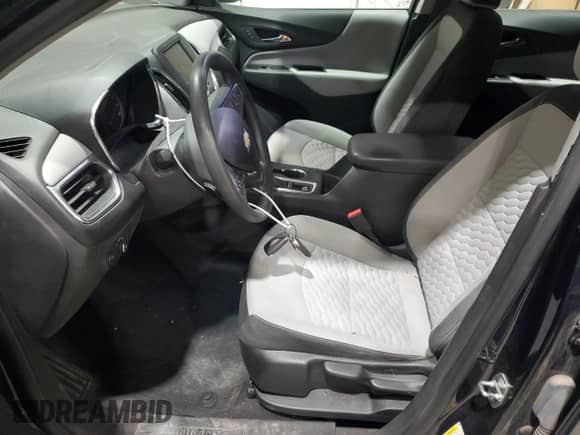 2020 Chevrolet Equinox LS z VIN 3GNAXSEV1LS730827, wystawiony jako Copart lot #89469215 z przebiegiem 129 951 mil mil oraz Czysty tytuł • Clean title. Historia ofert i sprzedaży dostępna na DreamBid. Obrazek 7.