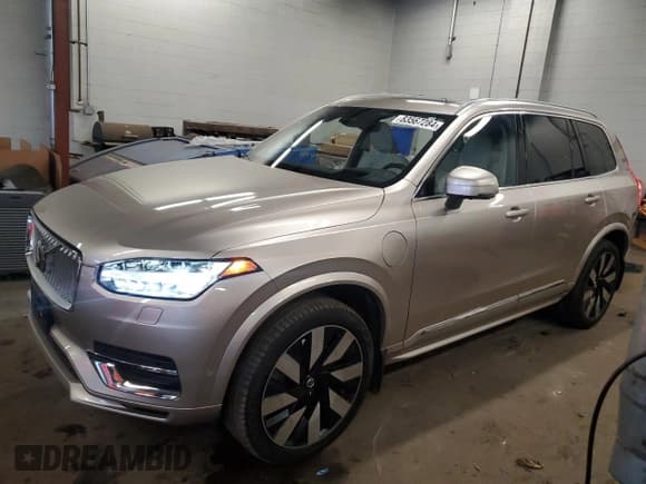 ✅ 2023 Volvo XC90 • VIN: YV4H600A8P1977267 • Lot: 83567284. Listed on Copart with 4,256 mi. Free auction sales archive from the USA and detailed vehicle history report at DreamBid. Image 1.