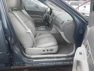 ✅ 2005 Lincoln LS Sport • VIN: 1LNHM87A25Y638128 • Lot: 43790563. Wystawiony na IAAI z przebiegiem 219 114 mil. Bezpłatny archiwum sprzedaży aukcyjnych z USA i szczegółowy raport historii pojazdu na DreamBid. Zdjęcie 5.