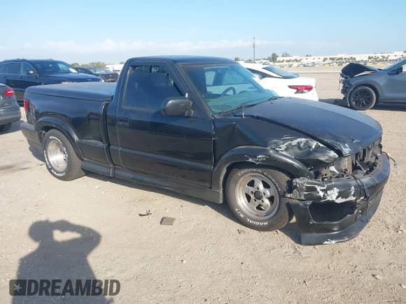 ✅ 2000 Chevrolet S-10 LS • VIN: 1GCCS14W6Y8196437 • Лот: 41606752. Опубликован ранее на IAAI с пробегом 269 949 миль. Бесплатный доступ к архиву аукционных продаж из США и подробный отчёт об истории автомобиля на DreamBid. Изображение 1.