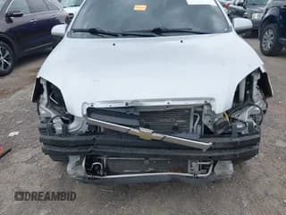 ✅ 2011 Chevrolet Aveo 1LT • VIN: KL1TD5DE8BB131406 • Lot: 41843140. Wystawiony na IAAI z przebiegiem 74 012 mil. Bezpłatny archiwum sprzedaży aukcyjnych z USA i szczegółowy raport historii pojazdu na DreamBid. Zdjęcie 6.