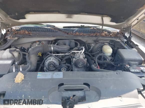 2006 Chevrolet Silverado 1500 Work Truck z VIN 3GCEC14X86G259897, wystawiony jako IAAI lot #42555732 z przebiegiem 150 603 mil mil oraz . Historia ofert i sprzedaży dostępna na DreamBid. Obrazek 10.