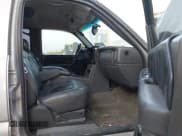 ✅ 2005 Chevrolet Silverado 2500HD LS • VIN: 1GCHK23U45F802269 • Lot: 42793768. Wystawiony na IAAI z przebiegiem 131 588 mil. Bezpłatny archiwum sprzedaży aukcyjnych z USA i szczegółowy raport historii pojazdu na DreamBid. Zdjęcie 5.