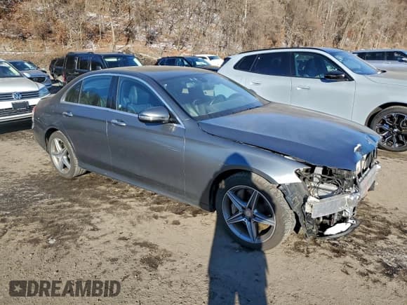 ✅ 2017 Mercedes-Benz E 300 Luxury • VIN: WDDZF4KB4HA023255 • Lot: 94088505. Listed on Copart with 39,575 mi. Free auction sales archive from the USA and detailed vehicle history report at DreamBid. Image 4.