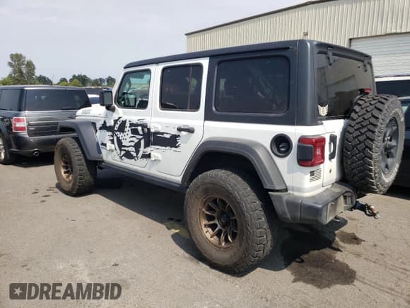 ✅ 2020 Jeep Wrangler Unlimited Willys • VIN: 1C4HJXDG3LW188076 • Лот: 66731065. Опубликован ранее на Copart с пробегом 53 111 миль. Бесплатный доступ к архиву аукционных продаж из США и подробный отчёт об истории автомобиля на DreamBid. Изображение 2.