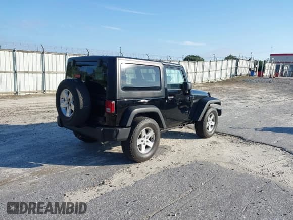 ✅ 2013 Jeep Wrangler Sport • VIN: 1C4AJWAG6DL676506 • Lot: 43187411. Wystawiony na IAAI z przebiegiem 93 238 mil. Bezpłatny archiwum sprzedaży aukcyjnych z USA i szczegółowy raport historii pojazdu na DreamBid. Zdjęcie 4.