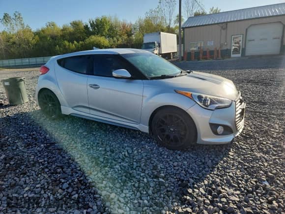 ✅ 2016 Hyundai Veloster Turbo • VIN: KMHTC6AE5GU271121 • Lot: 81811655. Listed on Copart with 159,559 mi miles. Access the free auction sales archive from the USA and view a detailed vehicle history report at DreamBid. Image 4.