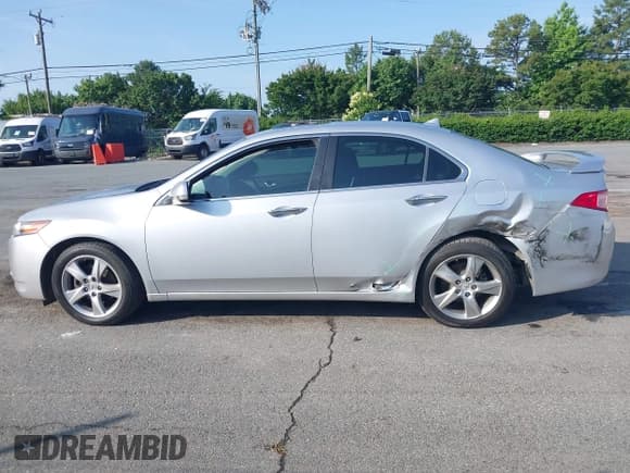 ✅ 2011 Acura TSX • VIN: JH4CU2F69BC016528 • Lot: 42413585. Listed on IAAI with 183,464 mi. Free auction sales archive from the USA and detailed vehicle history report at DreamBid. Image 14.