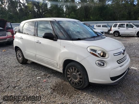 ✅ 2014 FIAT 500L Pop • VIN: ZFBCFAAH5EZ001320 • Lot: 84796475. Listed on Copart with 82,006 mi. Free auction sales archive from the USA and detailed vehicle history report at DreamBid. Image 4.