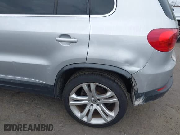 ✅ 2012 Volkswagen Tiguan S • VIN: WVGAV7AX6CW599753 • Lot: 43065278. Listed on IAAI with 151,161 mi. Free auction sales archive from the USA and detailed vehicle history report at DreamBid. Image 15.