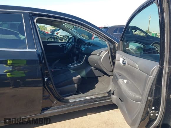 ✅ 2015 Nissan Sentra SV • VIN: 3N1AB7AP6FL688619 • Lot: 43682251. Wystawiony na IAAI z przebiegiem 133 606 mil. Bezpłatny archiwum sprzedaży aukcyjnych z USA i szczegółowy raport historii pojazdu na DreamBid. Zdjęcie 5.