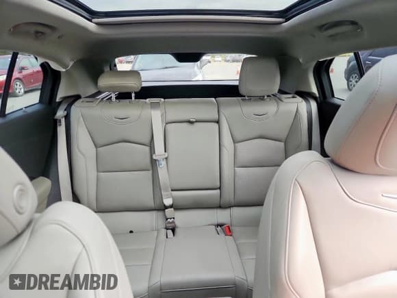 ✅ 2021 Cadillac XT4 FWD Premium Luxury • VIN: 1GYFZCR48MF083052 • Lot: 91090675. Wystawiony na Copart z przebiegiem 61 780 mil. Bezpłatny archiwum sprzedaży aukcyjnych z USA i szczegółowy raport historii pojazdu na DreamBid. Zdjęcie 10.